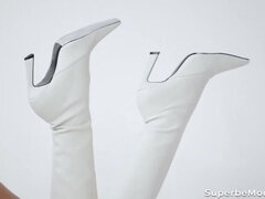 SUPERBE Cute Teen Violet Hart Shows Off Her Naked Body Solo