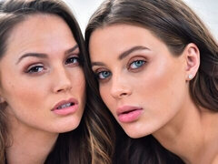 Schwarz, Fingern, Lesbisch, Lecken, Lingerie, Masturbation, Rasiert, Entkleiden