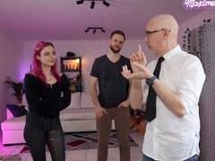 舞台裏, デカチン, バイセクシャル, フェラチオ, カップル, 中出し, 浮気する, ペニスバンド