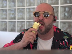 Betrug, Verrückt, Spermaladung, Schwanz, Aufs gesicht abspritzen, Handjob, Piercing, Pool