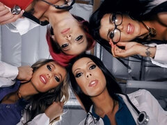 Chica, Mamada, Grupo, Pajear, Sexo duro, Madres para coger, Enfermera, Medias largas