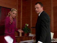 Blondine, Cfnm, Spermaladung, Erniedrigung, Lecken, Büro, Sekretärin, Strümpfe