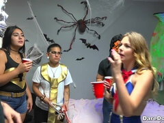 Американки, Жопа, Колледж, Член, Латиноамериканки, Лесбиянка, Лизание, Сиськи