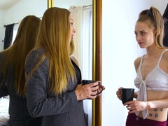 18 летние, Большие сиськи, Невинные, Лесбиянка, Лизание, Милф, Киски, Молоденькие