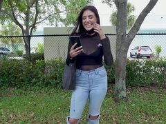 18 ans, Sucer une bite, Bus, Plantureuse, Hd, Public, Chevaucher, Adolescente