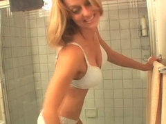 Brenda the gorgeous blonde masturbates