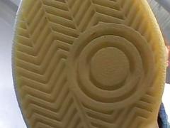 Twink rips his socks off and teases with his feet