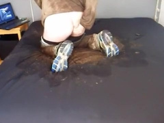 mud, piss and dildo play in my bed.