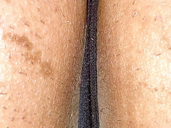 A man exposes his anus. Take a close-up shot so you can see the wrinkles clearly