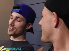 Ample Cocked Fratboy Proves His Size By Roll Nailing Sweetheart