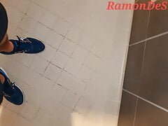 Master Ramon mercilessly pisses on the toilet, delicious