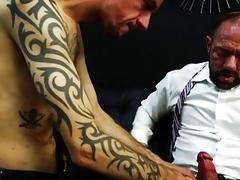 Tattooed daddy Vic Rocco gets deep inside Robert Rexton