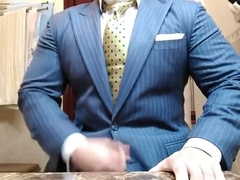 Str8 daddy jerking off in suit 7