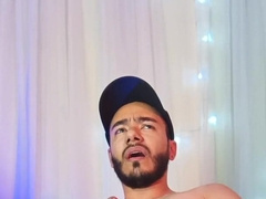 Calientes gemidos de una actriz muy putita me hacen calentar y correr