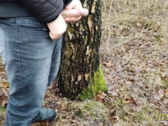 I rapidly jack off and jizm in the woods for my subscriber!