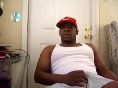 THUG WANKING LARGE DARK WEENIE TIL IT CUMS