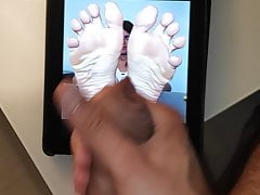 Cum tribute at beautiful foot soles