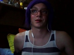 Amateur tranny, listening to her heartbeats on chat.