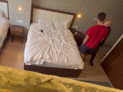 Выебал пацана в отеле, кончил в рот, и снял это на камеру