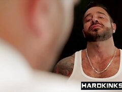 Hardkinks.com - The policeman and the prisoner