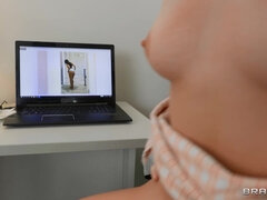 Morena, Sexo duro, Tetas naturales, Coño, Montar, Falda