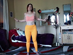 Aurora Willows in yellow yoga pants, hot cameltoe