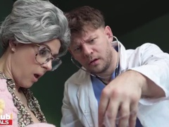 Mamada, Semen en la boca, Médico, Divertido, Maduro, Madres para coger, Orgasmo, Montar