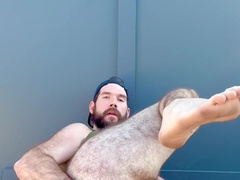 Jay Mason knuckles himself for very first time on rooftop