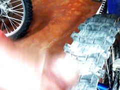 Blowing a Load on a Flat Dunlop Geomax MX 11 Tire on my YZ 250F