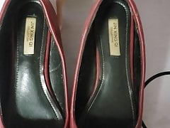 Cumshot my sis's red heels
