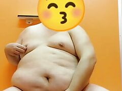 Chubby cum in lockerroom