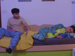 STAXUS :: I visit my pal in his guest room and do not hesitate to have fun with him.