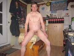 My perfect body with one testicle