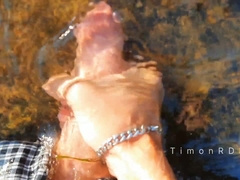 Hetero dude blows a load strongly while rafting down the sea