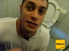 No banheiro da facul01