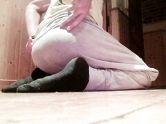 A young man wants to put back the entire 7-cent long thickness almost 30-cent