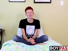 Twink spreads his ass and jerks off to an explosive finish