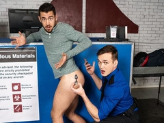 Dante Colle fucked by TSA hottie Jackson Traynor