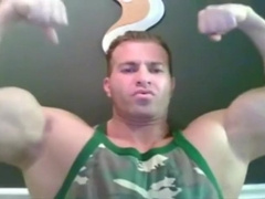 Big Bodybuilder showing his thick muscles!