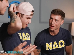 Nds - Studying Pledge Distracted By Hunk Fratboys