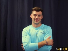 Solo hottie Luke Skyler stroking his boner furiously