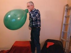 Grandpa's 16" Balloon Burst"