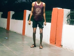 Uber-Sexy booty in public railway station spunking