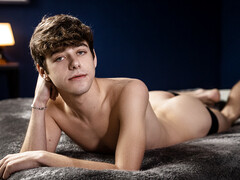 Twinks are enjoying the best banging in trios