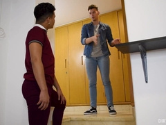 SCHOOL PAL WOOS HIS HETERO MATE TO PUMMEL AT HIS PARENTS' BUILDING.