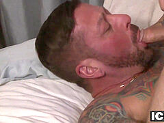 DILF Hugh Hunter humped by Roman Todd