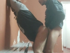 Ass Fucking en el vestuario durante vacaciones