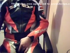 Jerk off in my leathers