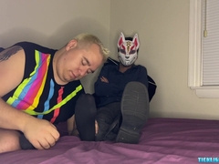 Foxy Sox gets sole slurping and blowing from blondie chubs