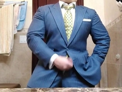 Str8 daddy jerking off in suit 3